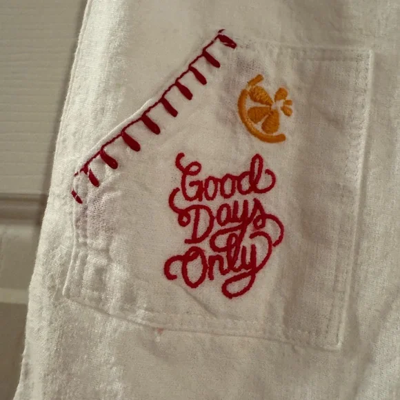 NWT‼️ Old Navy Disney~Cream Baby Romper with Embroidery, Size 3-6M Really cute! - Picture 8 of 10